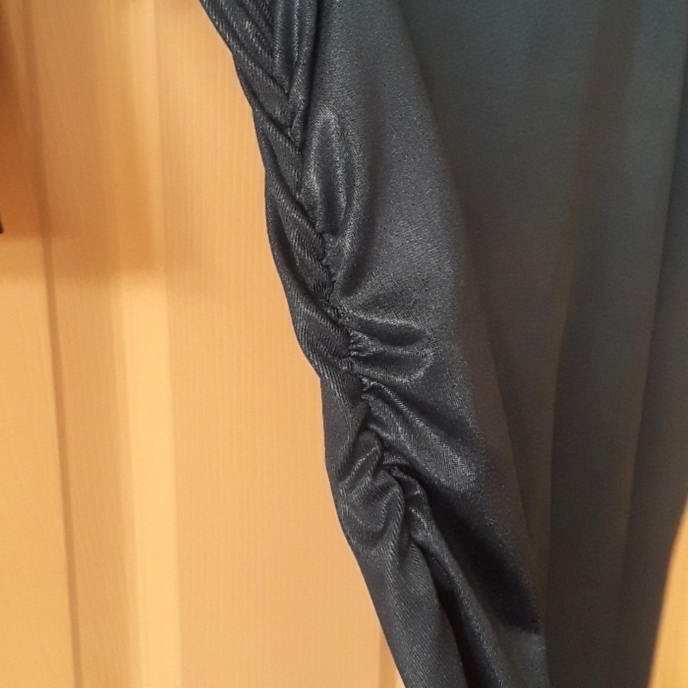 Green Blue Stretch Top. Soft. Ruching. - Picture 7 of 8